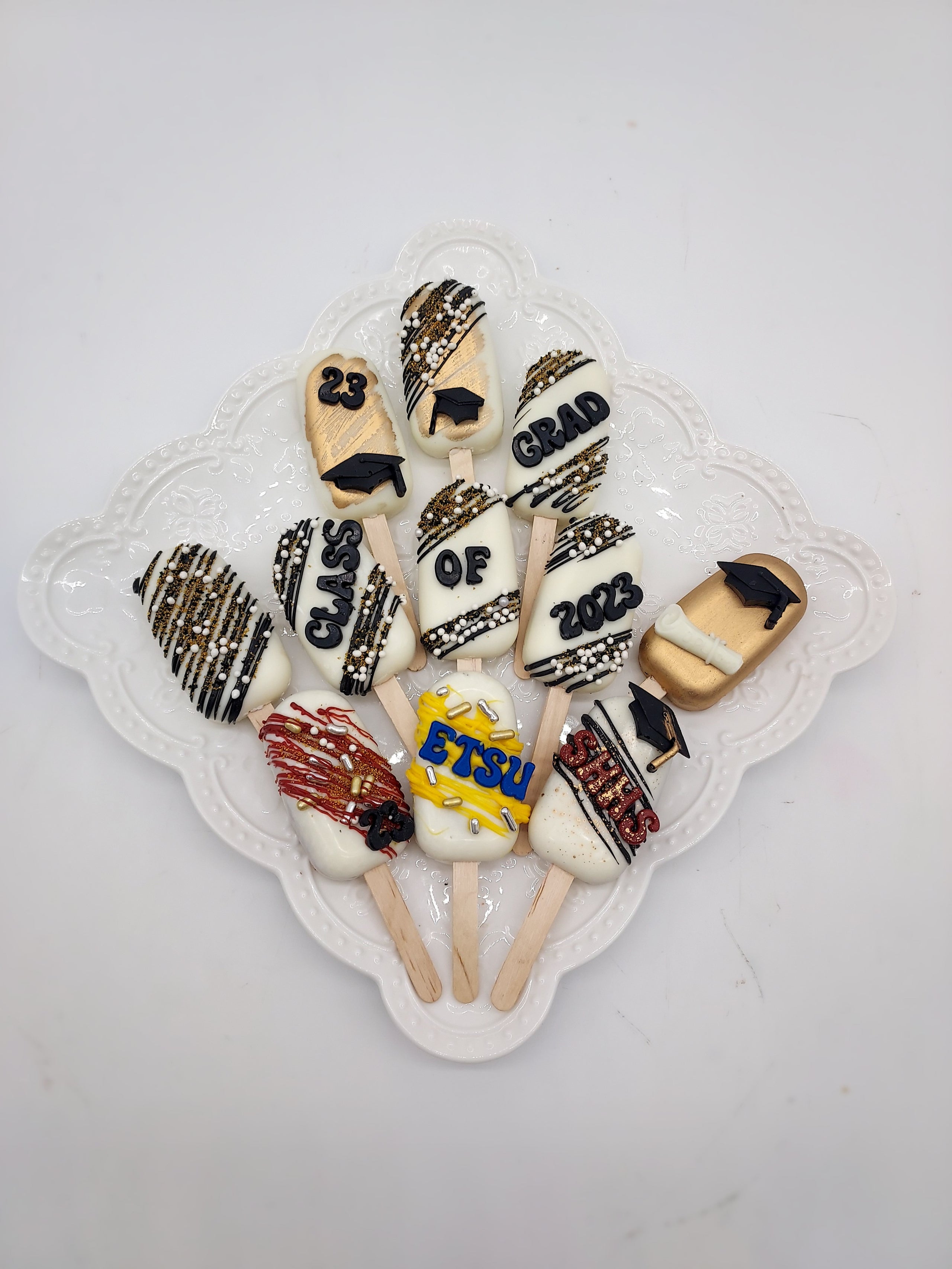 graduation-cakesicles-cakebuds-bakery